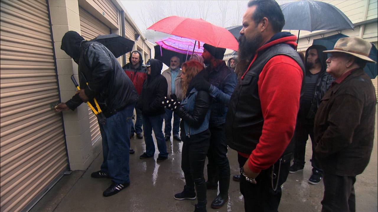 Storage Hunters